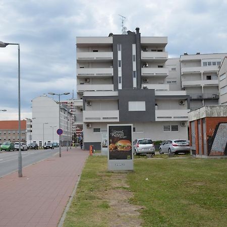 Apartment Viktor,Parking Osijek Room photo