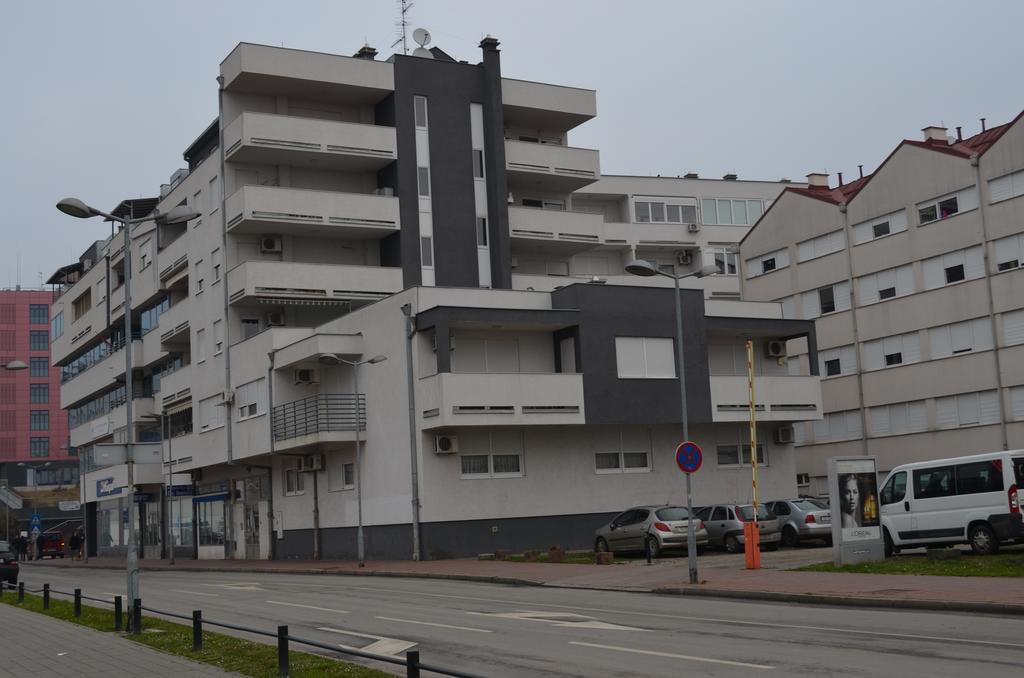 Apartment Viktor,Parking Osijek Room photo